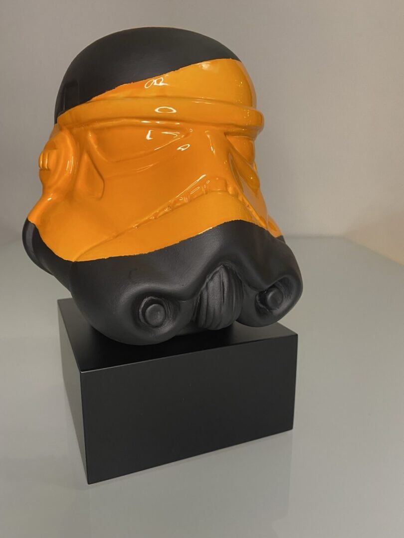 orange is the new black”, scultura ceramica tecnica mista, cm 20x20x20, 2022 (disponibile)