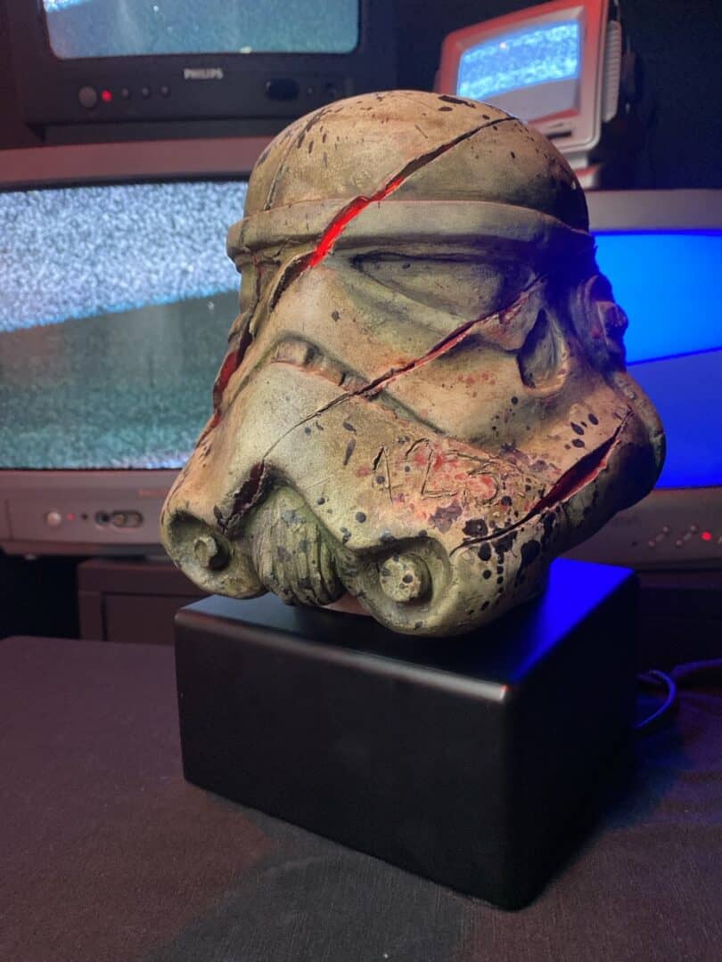 welcome to prime time bitch, scultura ceramica tecnica mista, cm 20x20x20, 2023(disponibile)