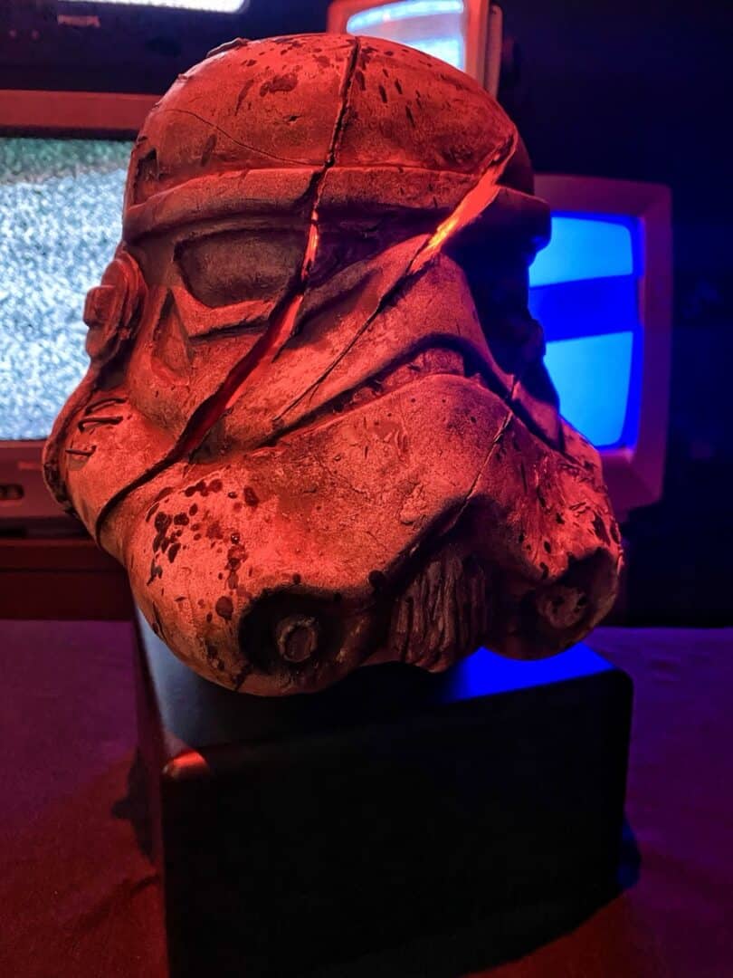 welcome to prime time bitch, scultura ceramica tecnica mista, cm 20x20x20, 2023(disponibile)