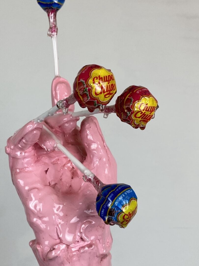 sweet dreams, scultura in resina, 2021 (disponibile)