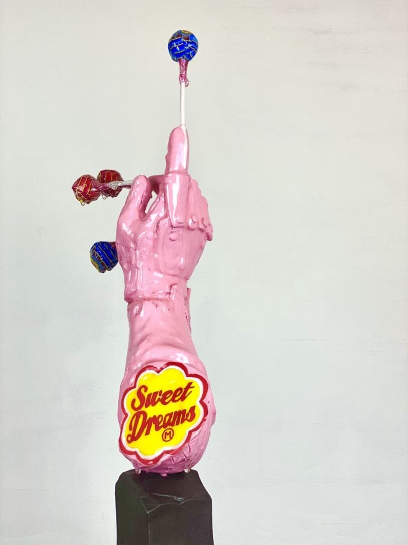 sweet dreams scultura in resina, 2021. (disponibile)